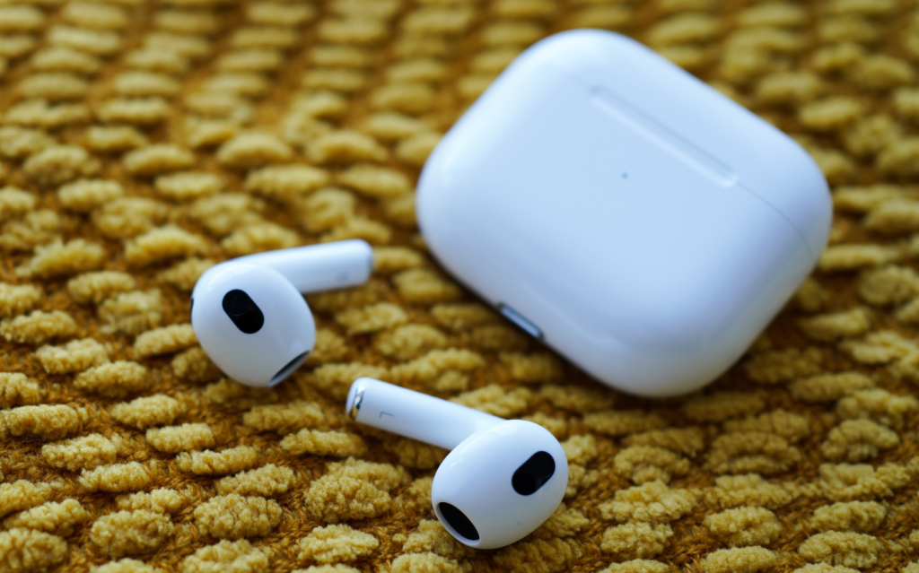 AirPods 3 — идеальные беспроводные наушники