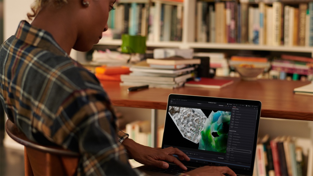 Производительность новых MacBook Pro не снижается после отключения питания