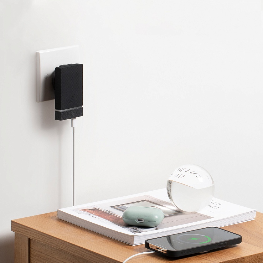 Сетевое зарядное устройство Native Union Smart Charger PD 20W